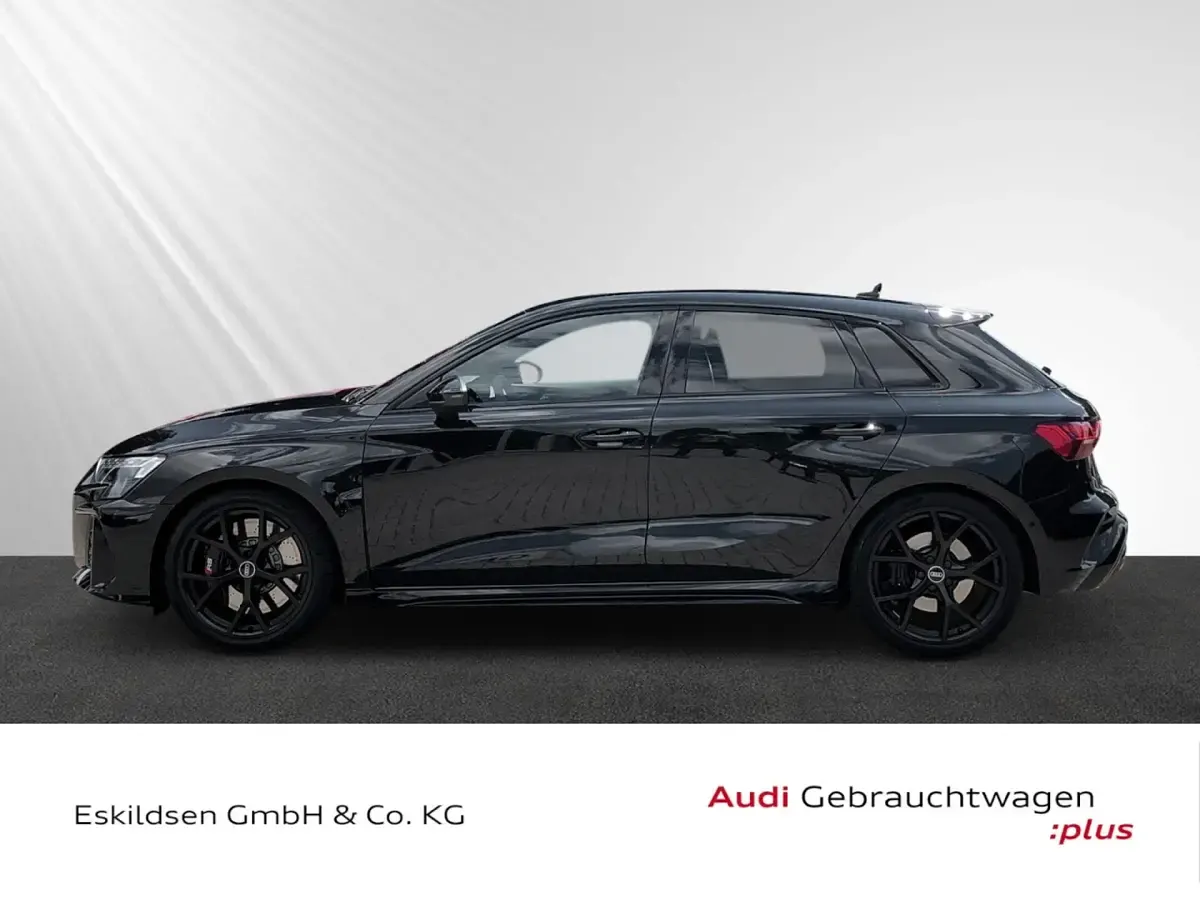 Gebraucht Audi RS3 Sportback Comfort 400 PS (294 kW) 2025 Mythosschwarz metallic Kleinwagen
