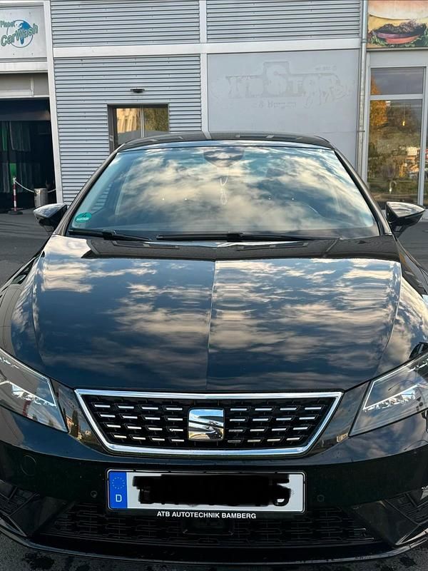 Schwarz Gebraucht 2019 Seat Leon XCELLENCE Kleinwagen | 17.000 € (Etwas zu teuer) - Bild 1/4