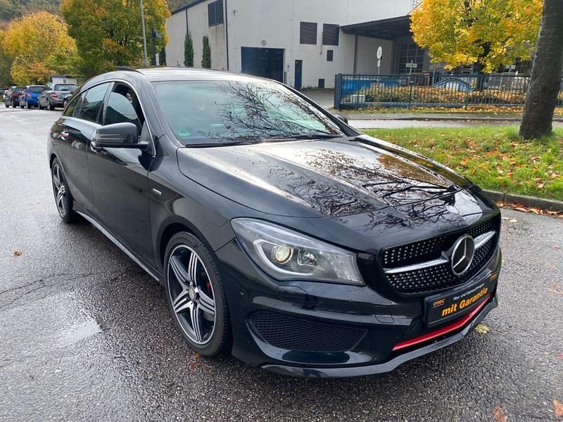 Gebraucht Mercedes CLA250 218 PS (160 kW) 2015 Schwarz Coupé