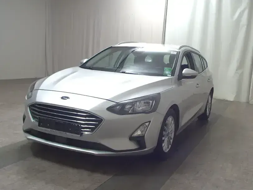 Usado Ford Focus Titanium 125 CV (91 kW) 2021 Plateado Berlina