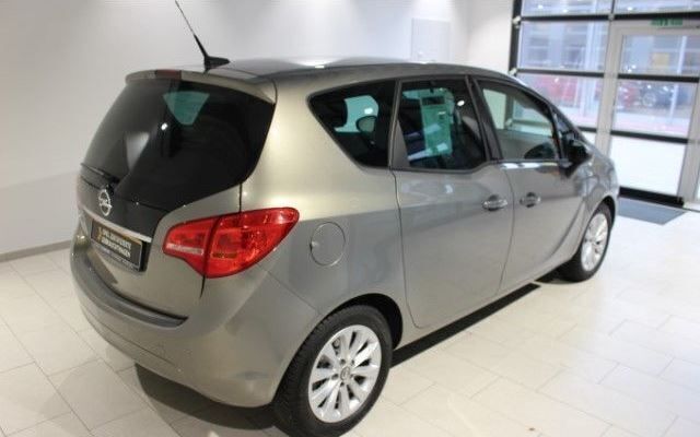 Gebraucht Opel Meriva 140 PS (102 kW) 2016 Braun metallic Van / Kleinbus
