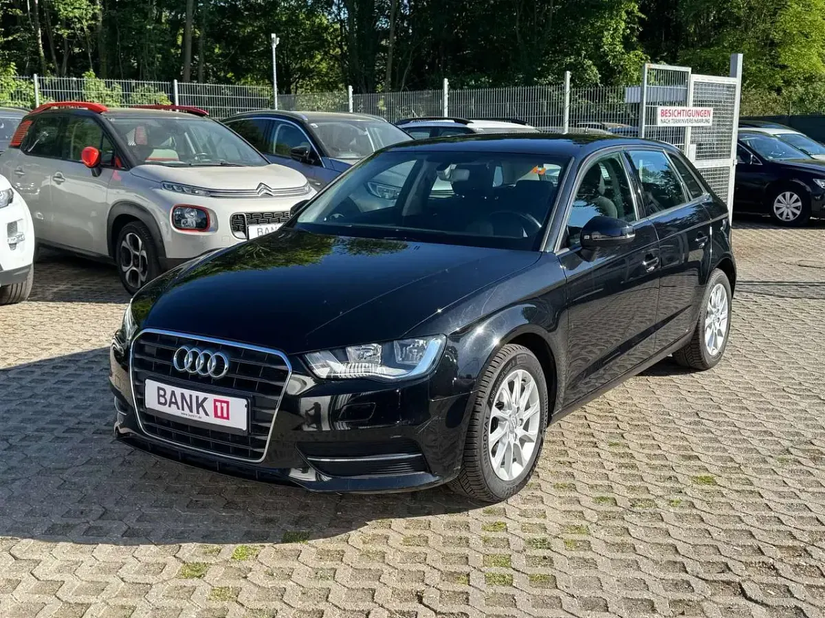 Używany Audi A3 Attraction 110 KM (80 kW) 2016 Czarny Sedan/Limuzyna