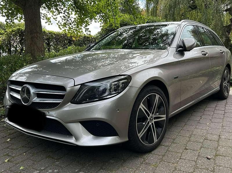 Gebraucht Mercedes C300e Avantgarde 320 PS (235 kW) 2020 Silber Kombi