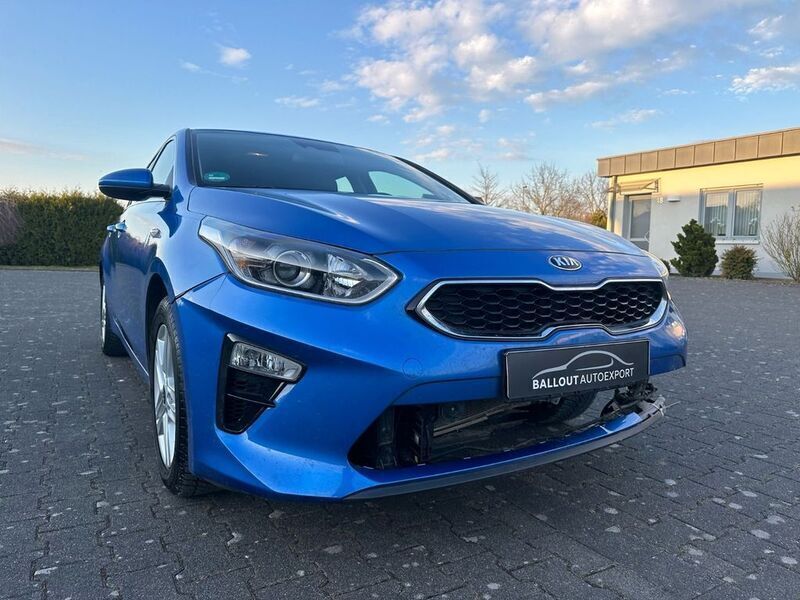 Blau Gebraucht 2019 Kia Ceed Limousine | 8.999 € (Superpreis) - Bild 1/4