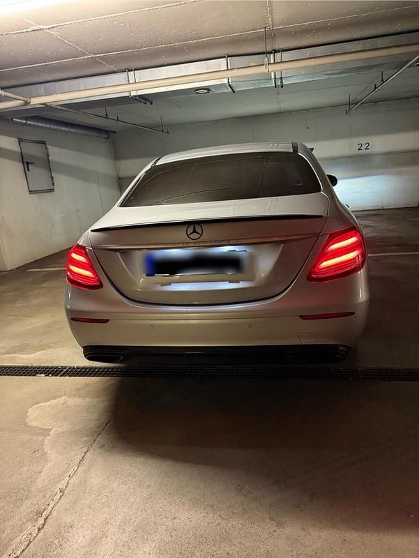 Gebraucht Mercedes E220 194 PS (142 kW) 2018 Silber Limousine