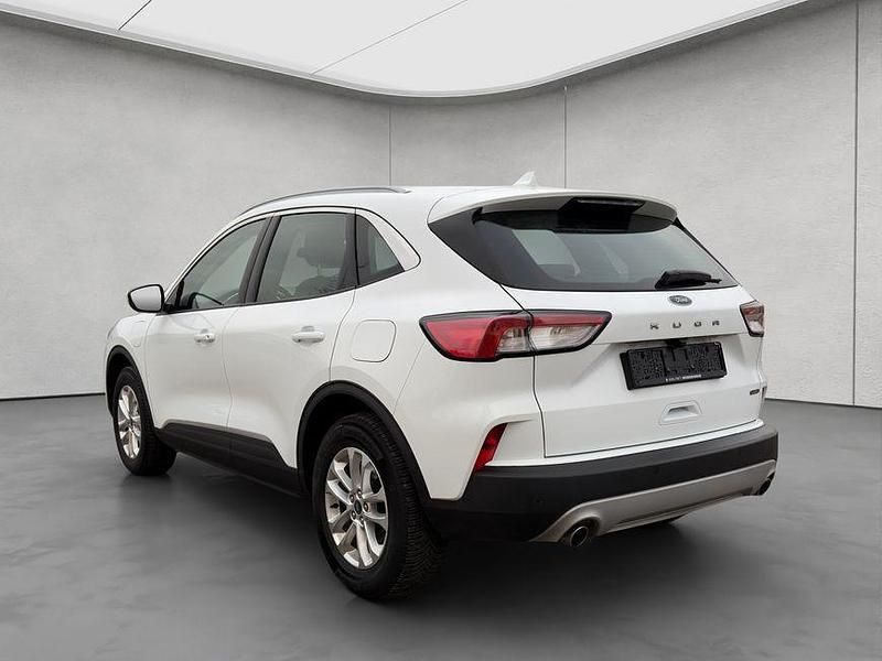 Gebraucht Ford Kuga Titanium 224 PS (164 kW) 2022 Weiß SUV