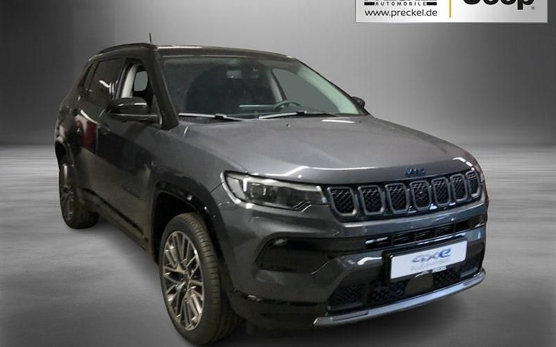 Neu Jeep Compass Summit 240 PS (176 kW) 2025 Schwarz SUV