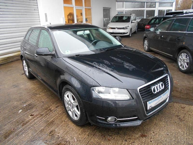 Gebraucht Audi A3 Attraction 105 PS (77 kW) 2012 Schwarz Limousine