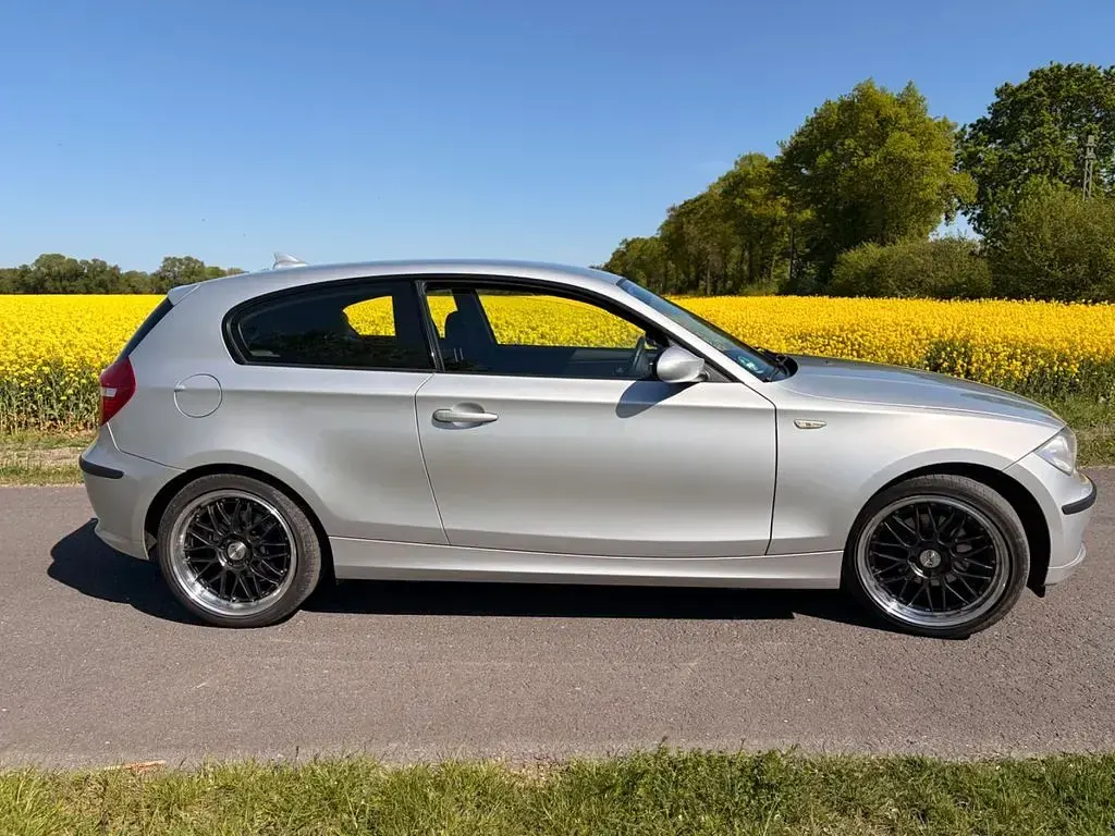 Second-hand BMW 116 122 CP (89 kW) 2008 Argintiu Hatchback
