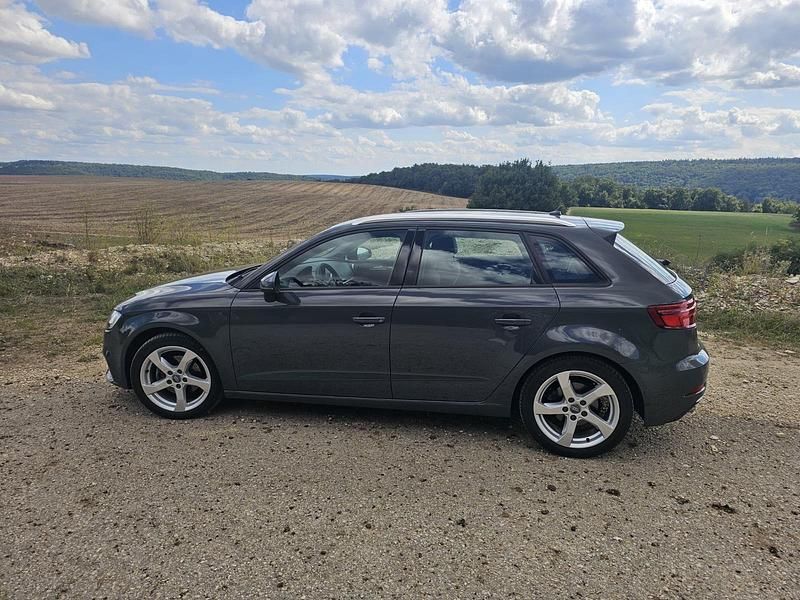 Używany Audi A3 Design 150 KM (110 kW) 2017 Szary Sedan/Limuzyna
