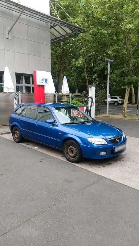 Second-hand Mazda 323F Inclusive 2001 Albastru Berlinǎ