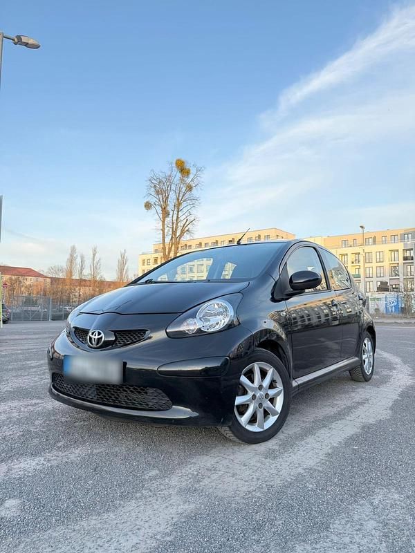 Gebraucht Toyota Aygo 68 PS (50 kW) 2006 Schwarz Kleinwagen