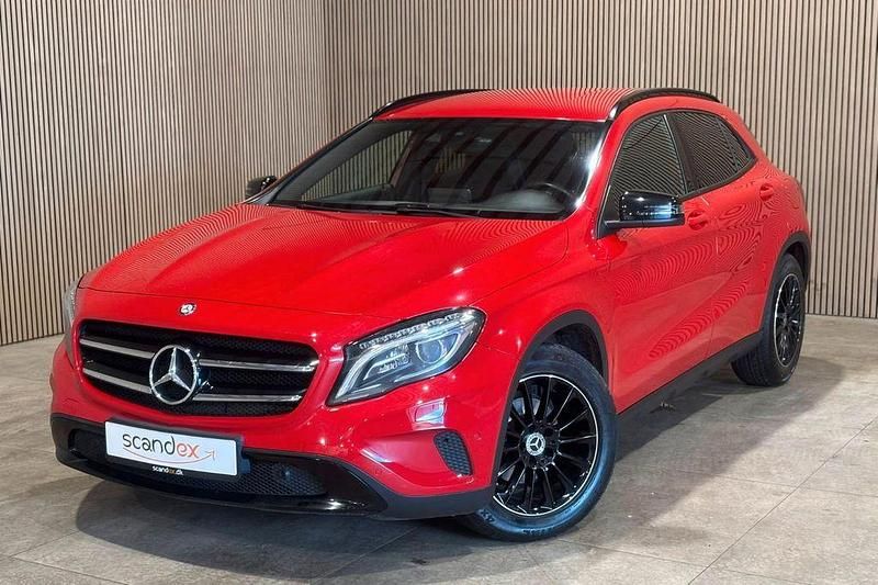 Rot Gebraucht 2017 Mercedes GLA220 SUV | 15.000 € (Superpreis) - Bild 1/4