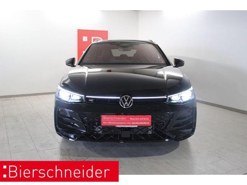 Gebraucht VW Passat R-line 193 PS (141 kW) 2024 Schwarz Kombi