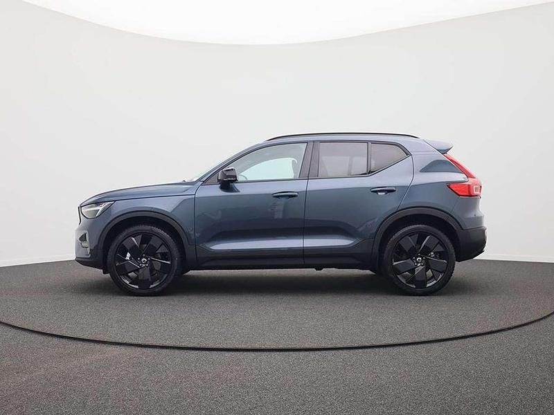 Neu Volvo XC40 Plus 197 PS (144 kW) 2026 Denim blau metallic SUV
