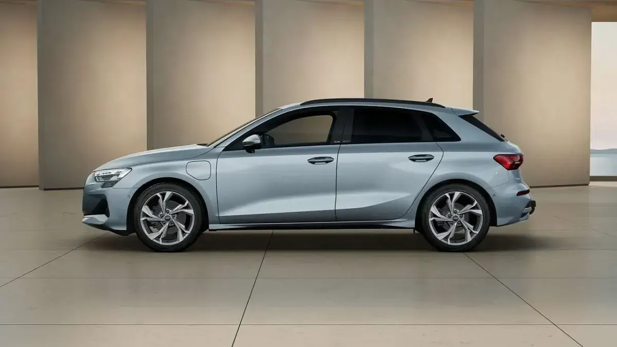 Gebraucht Audi A3 S-Line 204 PS (150 kW) 2025 Pfeilgrau perleffekt Limousine