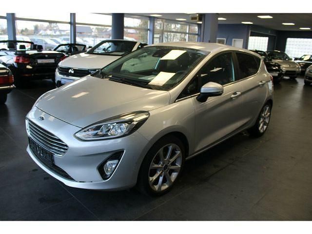 Używany Ford Fiesta Titanium 101 KM (74 kW) 2019 Srebrny Sedan/Limuzyna