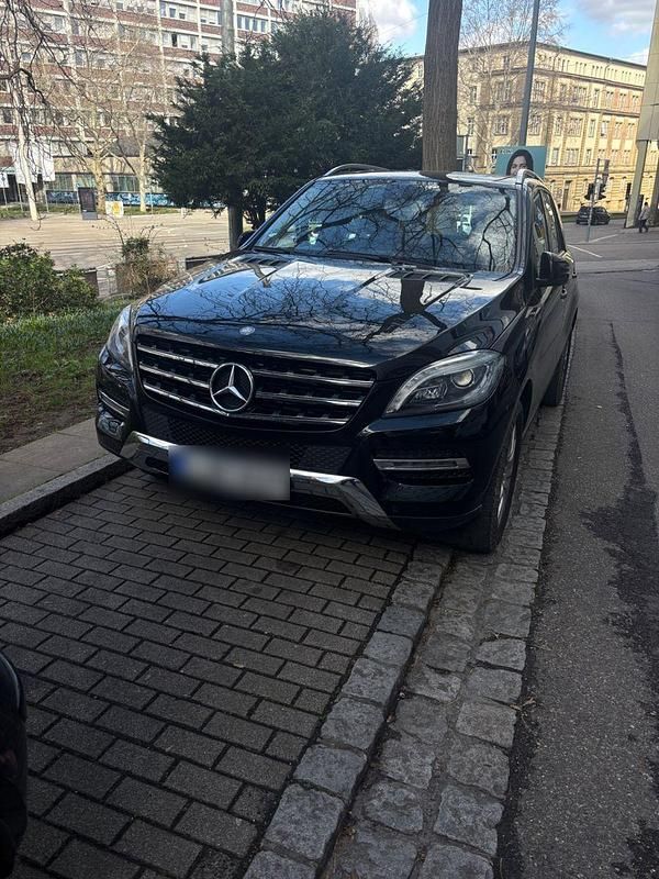 Gebraucht Mercedes ML350 258 PS (189 kW) 2013 Schwarz SUV