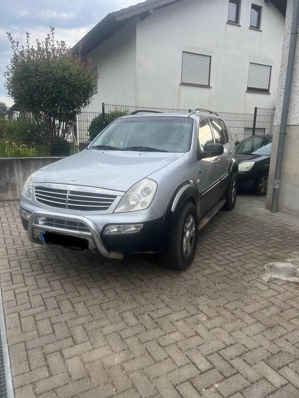 Andere außenfarben Gebraucht 2006 Ssangyong Rexton SUV | 4.800 € - Bild 1/4