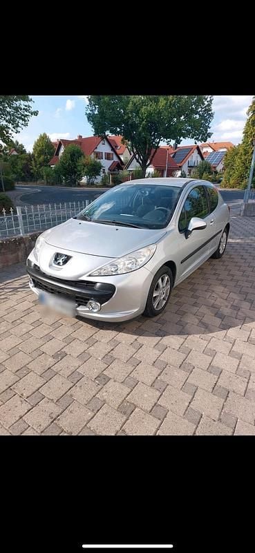 Gebraucht Peugeot 207 95 PS (69 kW) 2009 Silber Kleinwagen