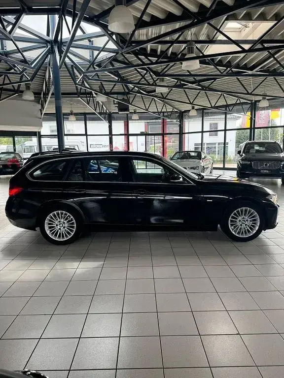 Gebraucht BMW 318 Luxury Line 143 PS (105 kW) 2015 Schwarz Kombi