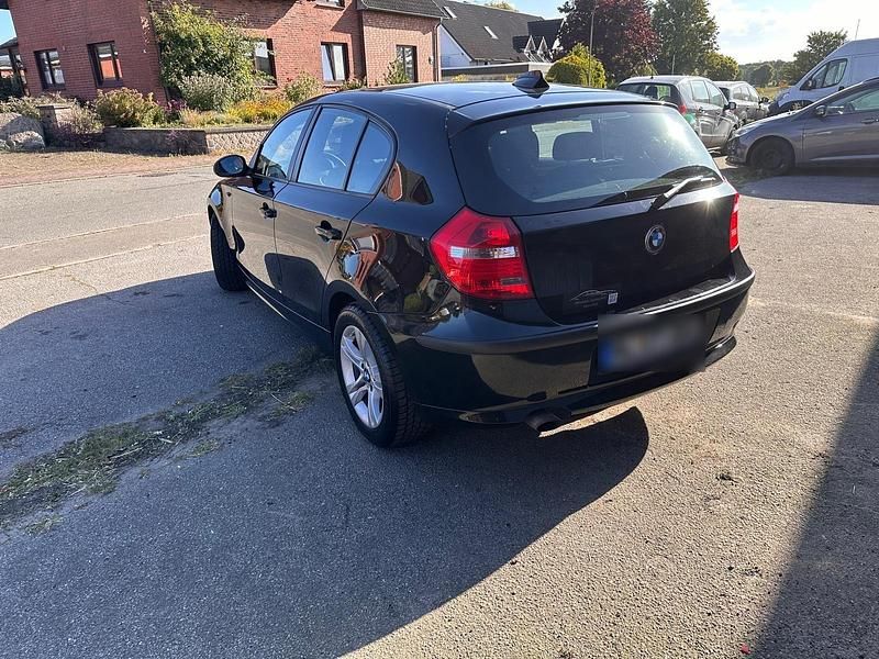 Gebraucht BMW 120 2009 Schwarz Kleinwagen