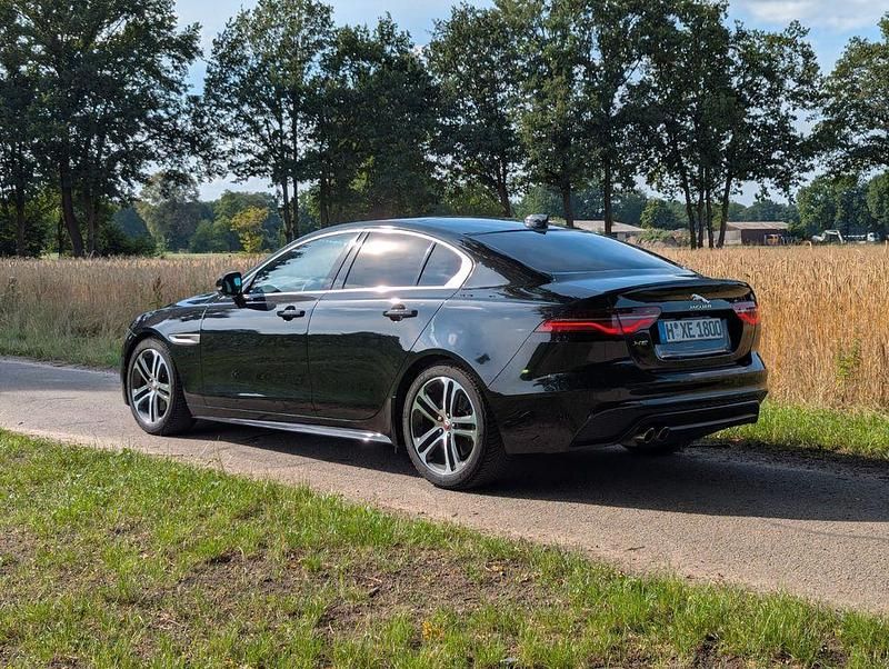 Gebraucht Jaguar XE R-Dynamic 180 PS (132 kW) 2020 Schwarz Limousine