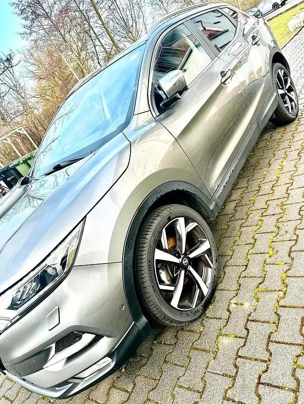 Gebraucht Nissan Qashqai Tekna 115 PS (84 kW) 2019 Grau SUV