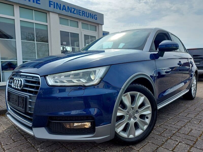 Blau Gebraucht 2018 Audi A1 Sportback S-Line Kleinwagen | 13.449 € (Fairer Preis) - Bild 1/4