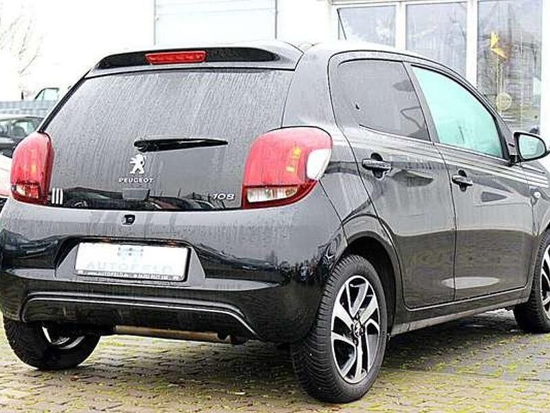 Gebraucht Peugeot 108 72 PS (52 kW) 2018 Schwarz Cabrio
