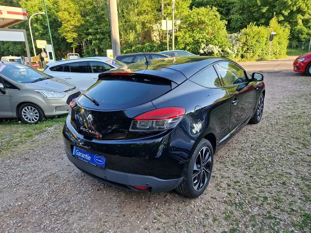 Gebraucht Renault Mégane Bose Edition 132 PS (97 kW) 2014 Schwarz Coupé