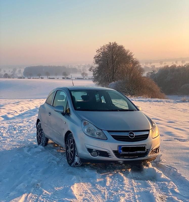 Silber Gebraucht 2007 Opel Corsa Kleinwagen | 600 € (Superpreis) - Bild 1/4