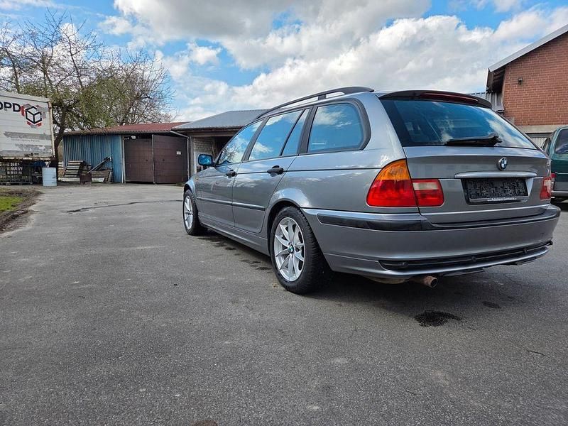 Gebraucht BMW 316 116 PS (85 kW) 2003 Grau Kombi