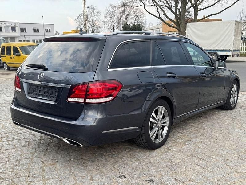 Gebraucht Mercedes E200 136 PS (100 kW) 2013 Grau Kombi