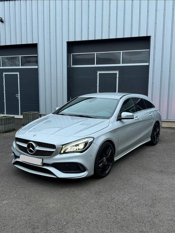 Silber Gebraucht 2019 Mercedes CLA200 Shooting Brake Style Kombi | 15.800 € (Fairer Preis) - Bild 1/4