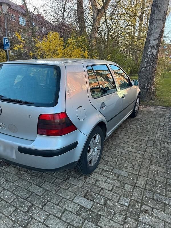 Gebraucht VW Golf IV 101 PS (74 kW) 2003 Silber Kleinwagen