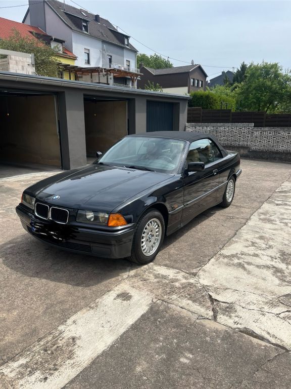 Schwarz Gebraucht 1994 BMW 320 Cabriolet Cabrio | 8.800 € - Bild 1/4