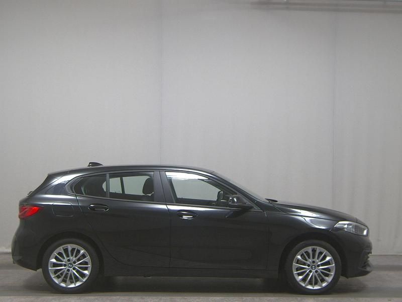 Schwarz Gebraucht 2022 BMW 120 Advantage Kleinwagen | 21.380 € (Guter Preis) - Bild 1/4