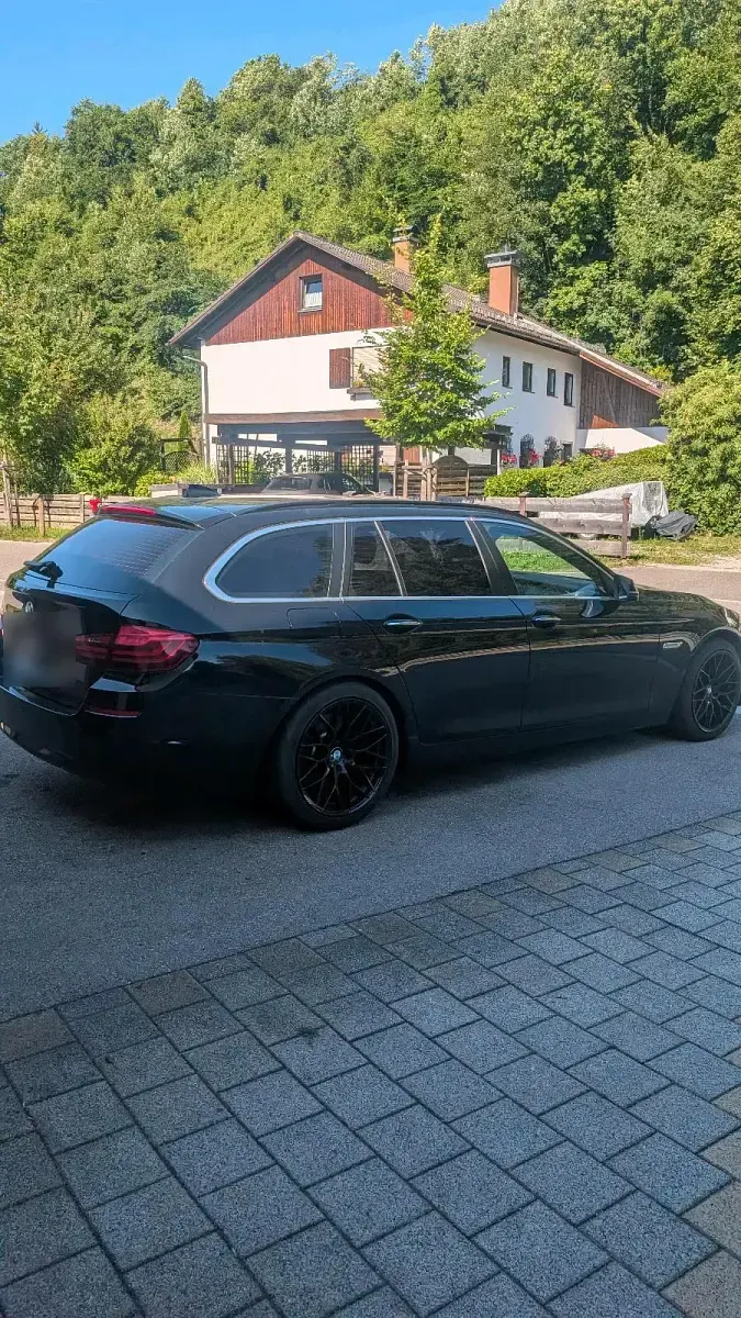 Gebraucht BMW 530 258 PS (189 kW) 2026 Schwarz Limousine