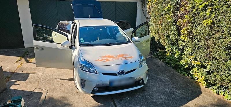 Second-hand Toyota Prius 2015 Alb Hatchback