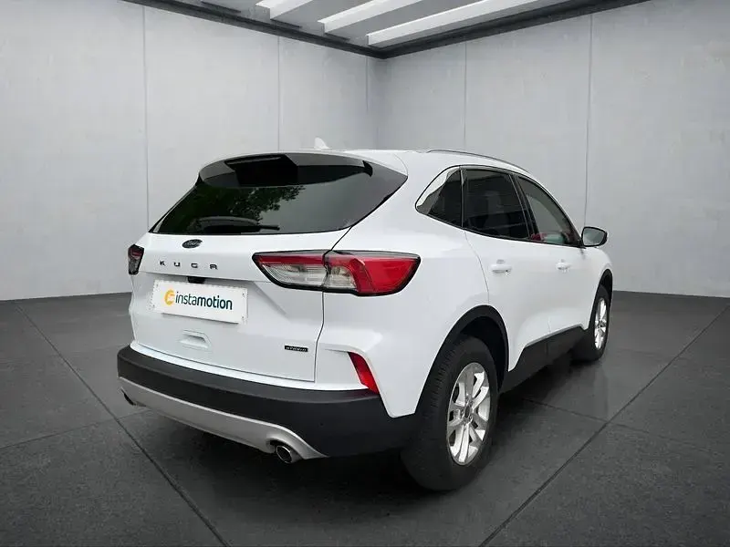 Gebraucht Ford Kuga Titanium 224 PS (164 kW) 2021 Weiß SUV