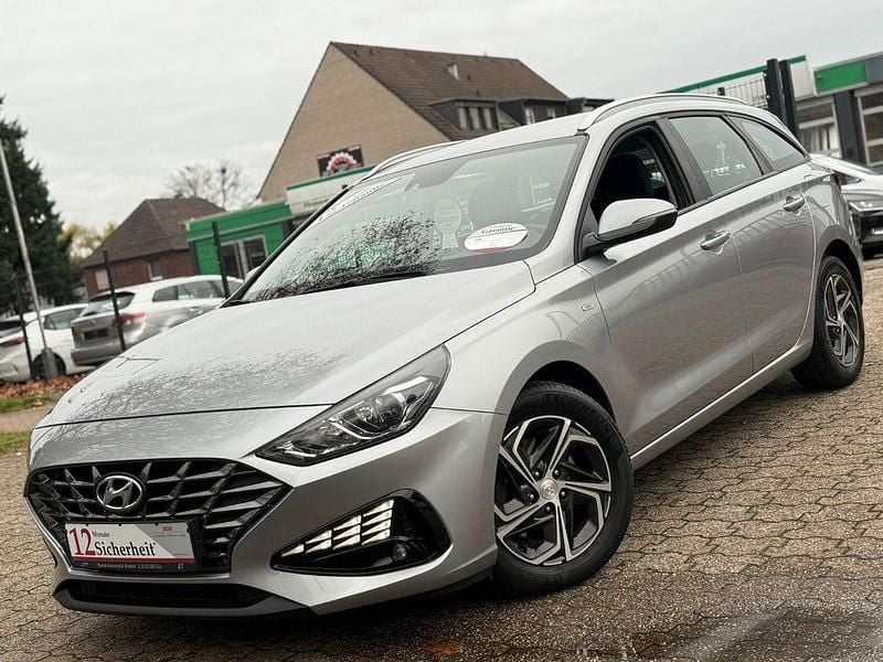 Grau Gebraucht 2021 Hyundai i30 Select Kombi | 14.499 € (Guter Preis) - Bild 1/4