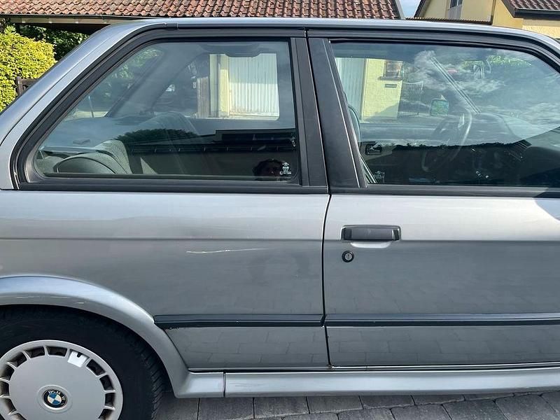 Second-hand BMW 325 231 CP (169 kW) 1987 Argintiu Berlinǎ
