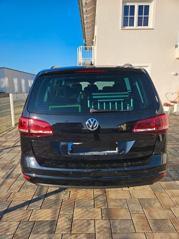 Gebraucht VW Sharan Comfortline 150 PS (110 kW) 2017 Schwarz Van / Kleinbus