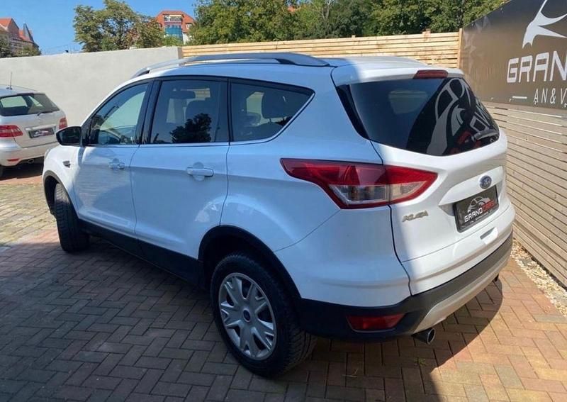 Używany Ford Kuga Trend 150 KM (110 kW) 2016 Biały SUV