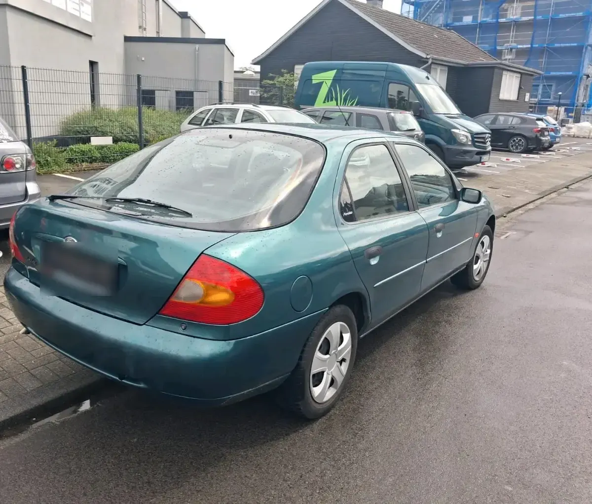 Gebraucht Ford Mondeo 95 PS (69 kW) 1999 Limousine