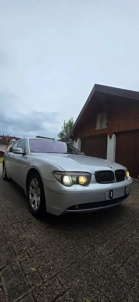 Gebraucht BMW 735 Basis 272 PS (200 kW) 2005 Silber Limousine