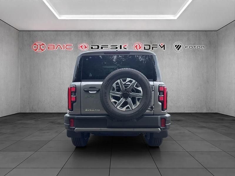 Neu Baic BJ40 234 PS (172 kW) 2025 Grau SUV