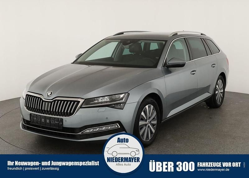 Grau Gebraucht 2021 Skoda Superb Style Kombi | 28.495 € (Fairer Preis) - Bild 1/4