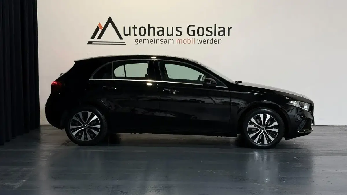 Gebraucht Mercedes A250 Business 160 PS (117 kW) 2022 Schwarz Kleinwagen